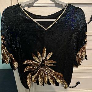 🚨LAST CHANCE: Vintage full sequined black/gold Blouse Size S/M